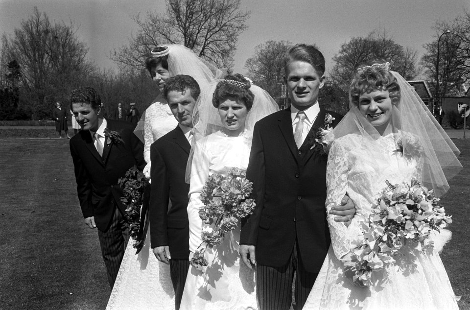 Tjitske en Folkje de Vries (voormalige Siamese tweeling bij huwelijksvoltrekking, Bestanddeelnr 919-0858