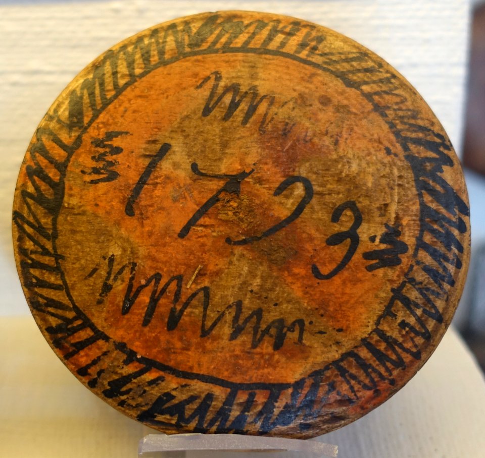 Tobacco box marked 1793, turned beech - Nordiska museet - Stockholm, Sweden - DSC09994