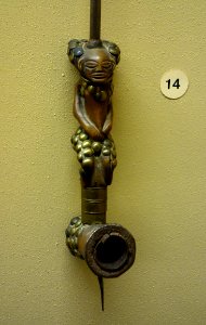 Tobacco pipe, view 2 - Chokwe - Royal Museum for Central Africa - DSC05855