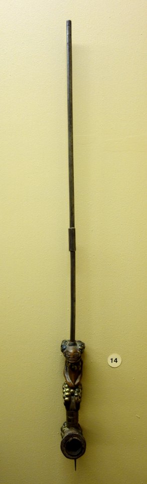 Tobacco pipe, view 1 - Chokwe - Royal Museum for Central Africa - DSC05852