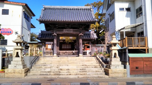 Tokuoji-temple's gate in Chofu