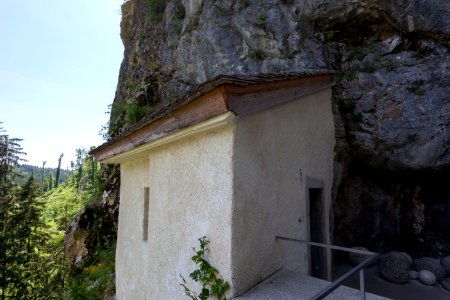 Toilette auf der Höhlenburg Predjama