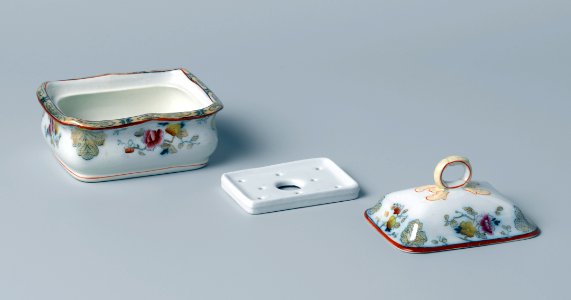 Toilettafelset uit 1882, Petrus Regout & Co (2a)