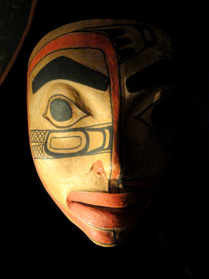 Tlingit mask VK 50, donated 1846 - Museum of Cultures (Helsinki) - DSC04887