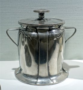 Tobacco canister from the Tudric series, by Archibald Knox, Liberty & Co., London, c. 1902, tin - Hessisches Landesmuseum Darmstadt - Darmstadt, Germany - DSC01099