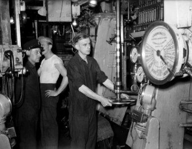 Tocht met Hr.Ms. Johan Maurits van Nassau (F802). Machinekamer, Bestanddeelnr 902-4544