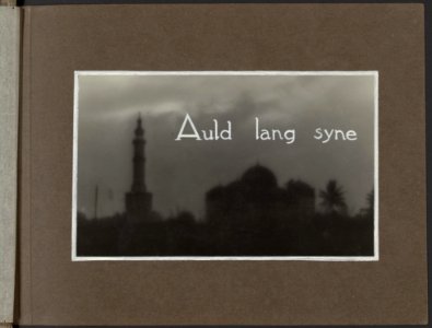 Titelblad van het album met afbeelding van de grote moskee in Medan, Bestanddeelnr 823 02