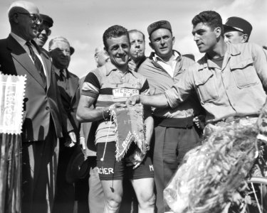 Tour de France tweede dag. Finish eerste Belg De Bruyne, Bestanddeelnr 907-8766
