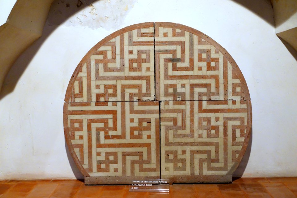 Timpano de Ventana para Portada, R. Velazquez Bosco, c. 1920 - Capilla de Santa Teresa y tesoro, Mosque of Cordoba, Spain - DSC07187