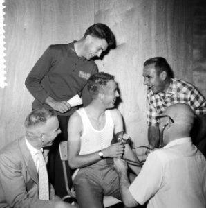 Tour-de France , Nederlandse renners in Lille (medisch onderzoek), Bestanddeelnr 911-3627