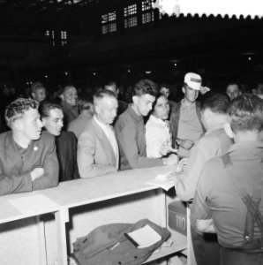 Tour-de France , Nederlandse renners in Lille (medisch onderzoek), Bestanddeelnr 911-3631