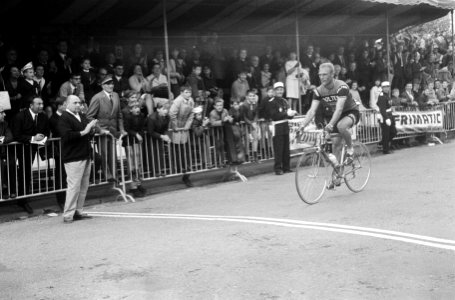 Tour de France , start wielrenners, Bestanddeelnr 919-2984