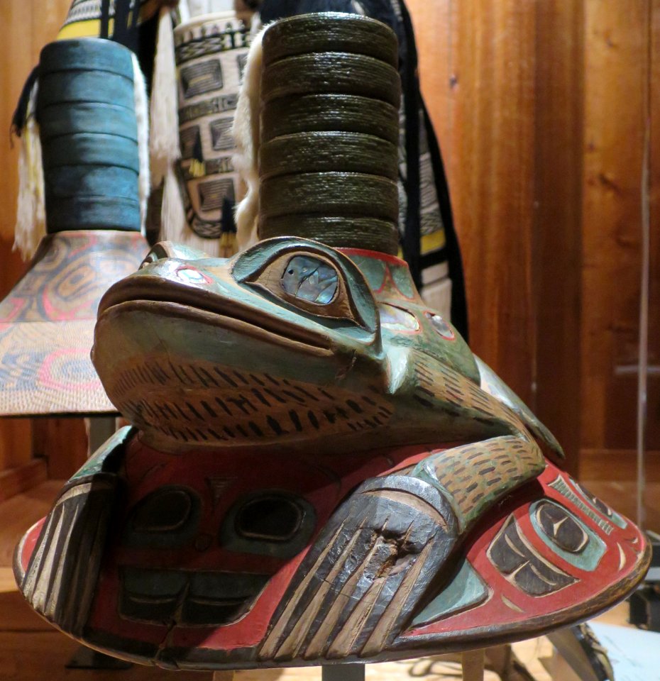 Tlingit xixch'i s'aaxw, frog hat, Alaska State Museum (Juneau)