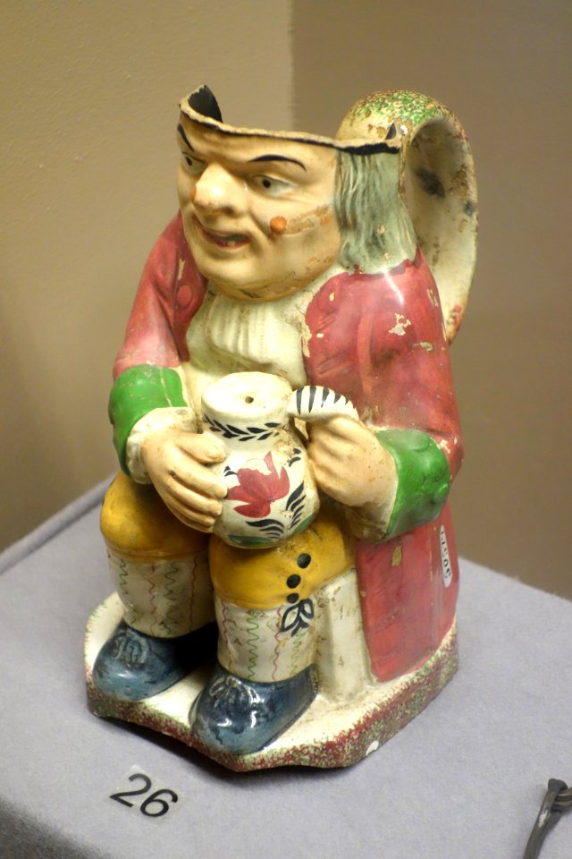 Toby jug from chief's tomb, early 1800s - Kongo - Royal Museum for Central Africa - DSC05809