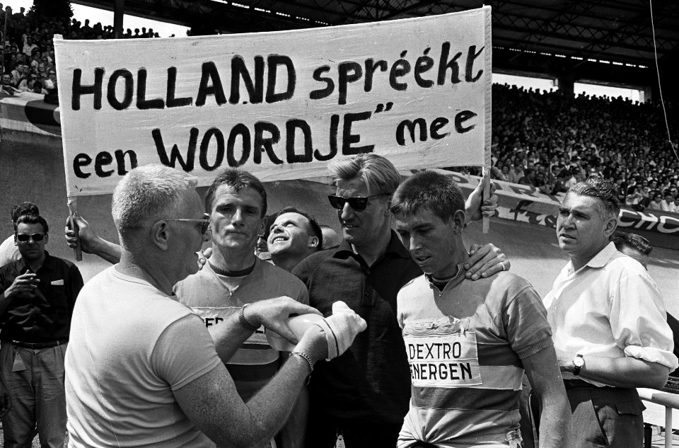 Tour de l'Avenir. Aankomst Parijs. Rechts Gerben Karstens (winnaar etappe), link, Bestanddeelnr 916-6425
