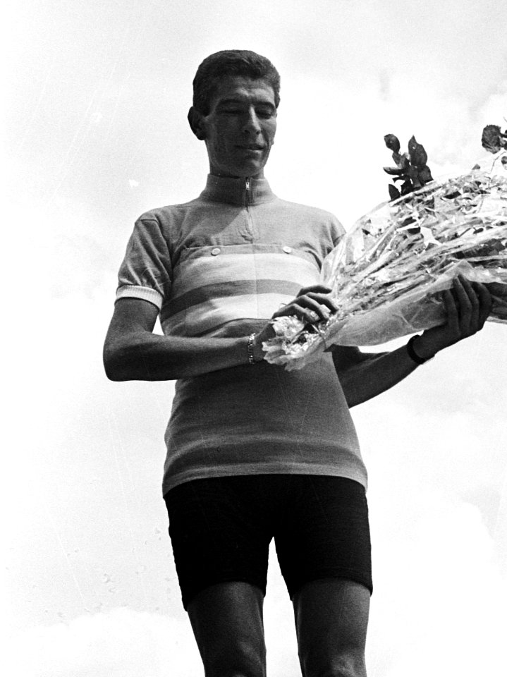 Tour de l'Avenir 1964 podium, Felice Gimondi (cropped)