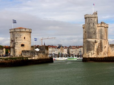 Tour de la Chaîne & Tour St Nicolas & Port of La Rochelle, France, pic-003 photo