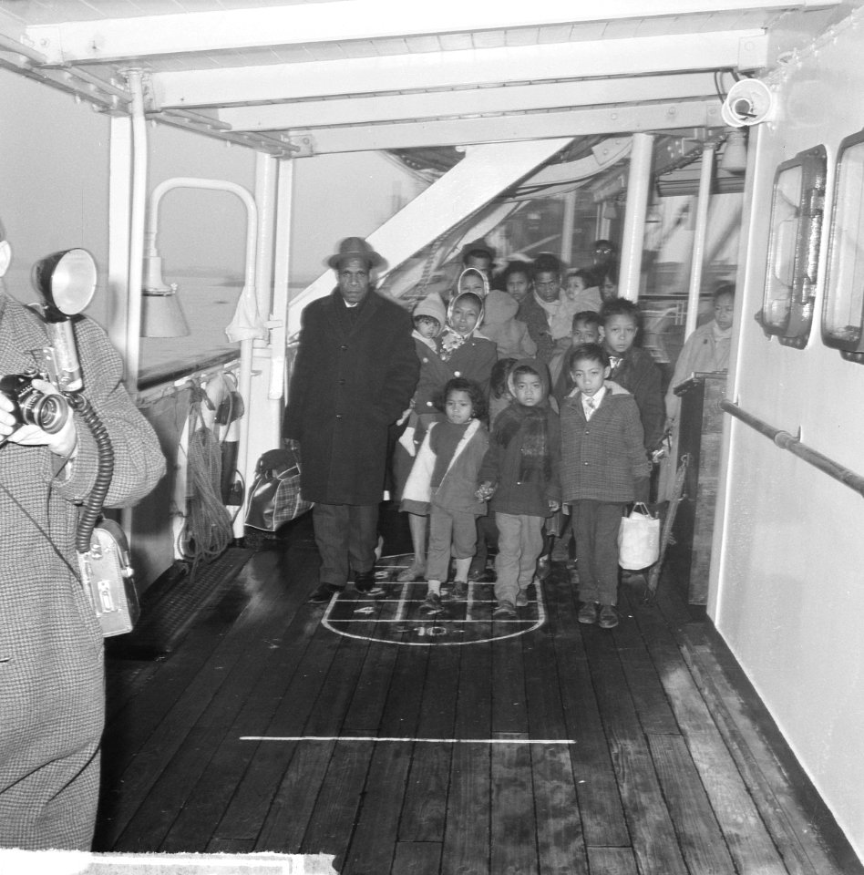 Toeganezen met de Willemstad naar Suriname vertrokken, de groep Toeganezen aan b, Bestanddeelnr 915-0118