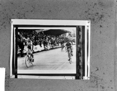 Tour de France 3e etappe, de Belg Van der Kerehove gaat over de finish, Bestanddeelnr 916-5832