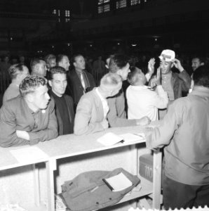 Tour-de France , Nederlandse renners in Lille (medisch onderzoek), Bestanddeelnr 911-3629