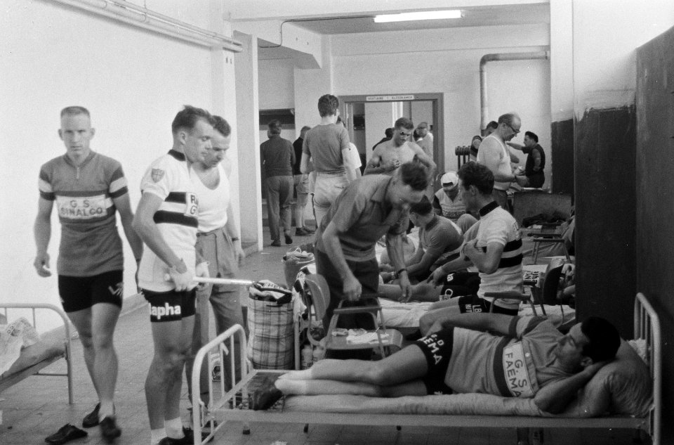 Tour de France , rustzaal van renners na de finish, Bestanddeelnr 911-3757