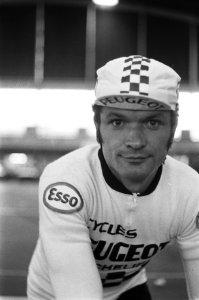 Tour de France 1e gedeelte, 1e etappe, Leiden St. Willibrord , nr. 23, 24 Bernha, Bestanddeelnr 929-8018