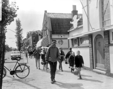 Tochtgenoten van St. Franciscus gestart voor 7-daagse voettocht gestart te Zaand, Bestanddeelnr 918-0270