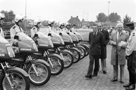 Tour de France 1978, proloog in Leiden nr. 10, 11 Levita (Tourdirecteur), nr. 8, Bestanddeelnr 929-8000