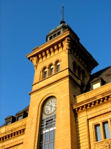 Tour de l'hôtel des postes de Neuchâtel