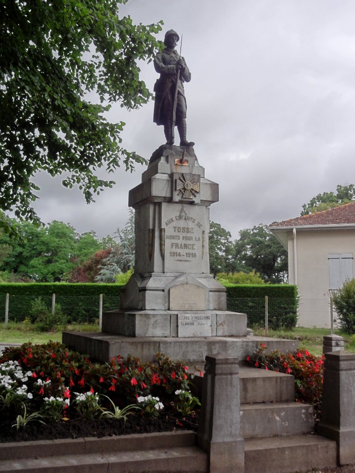 Tosse (Landes) monument aux morts