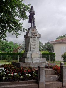 Tosse (Landes) monument aux morts