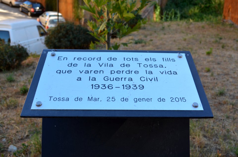 Tossa, war memorial (1)