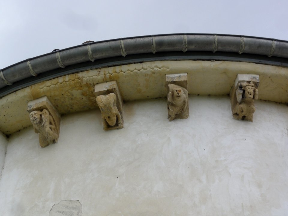 Tosse (Landes) Église Saint-Sever, modillons, 02