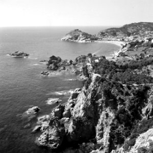 Tossa de Mar (Costa Brava) Rotsige kust bij het dorpje, Bestanddeelnr 254-0834