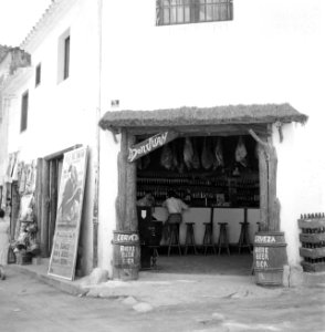Tossa de Mar (Costa Brava) Bar op een straathoek, Bestanddeelnr 254-0835