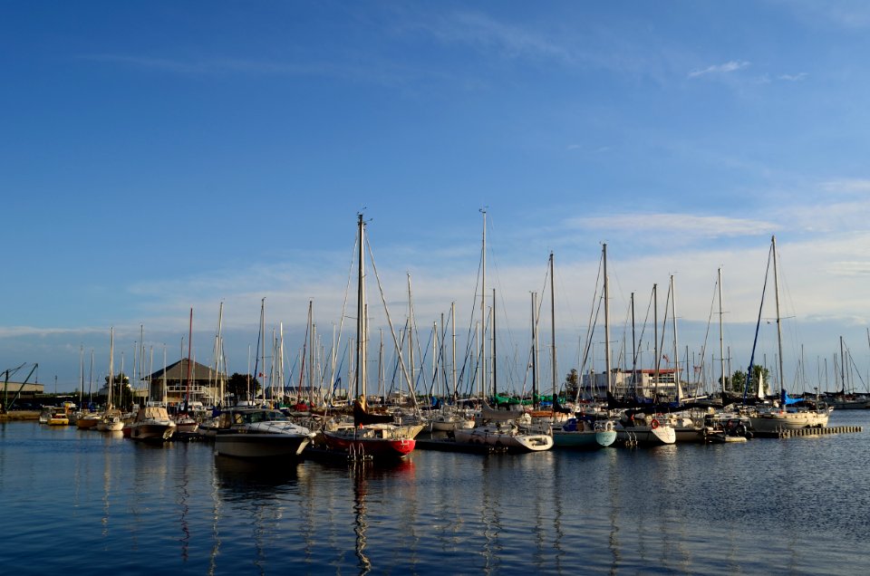TorontoWaterfrontAndSailboats10
