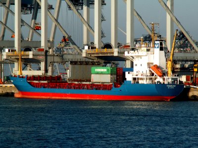 Tossens loading and unloading in the Amazone harbour Port of Rotterdam 23-Jan-2006