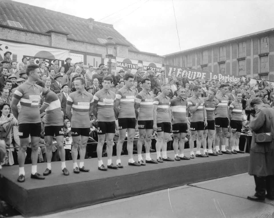 Tour de France ploeg stelt zich voor in Brussel, Bestanddeelnr 909-6598