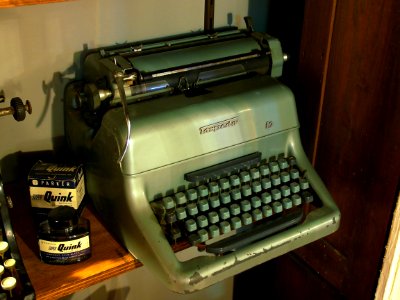 Torpedo 10 typewriter