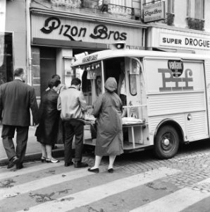 Tour de France , Nancy, straatverkoop, Bestanddeelnr 919-2968