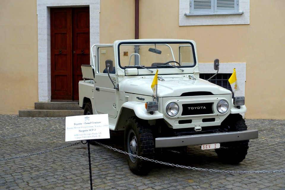Toyota Land Cruiser, 1976, used by Pope John Paul II - Pontifical Palace - Castel Gandolfo - DSC04249