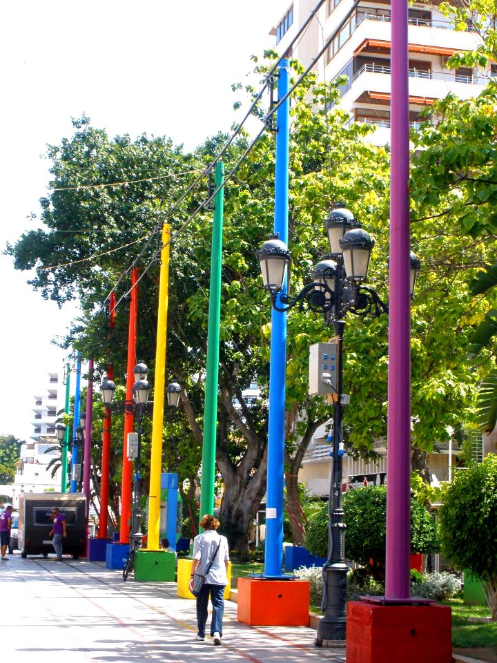 Torremolinos - Plaza de la Nogalera 09