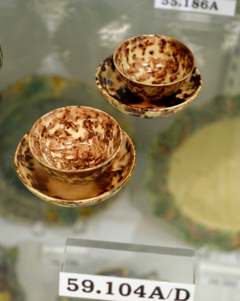 Toy teacups and saucers, Staffordshire, England, 1760-1770, creamware with sponged underglaze metalic oxides, HC 59.104 - Flynt Center of Early New England Life - Deerfield, Massachusetts - DSC04462