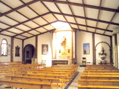 Torremolinos - Iglesia de Cristo Resucitado, interior 01