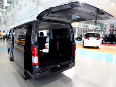 Toyota HIACE LONGVAN SUPER GL 2WD (TRH200V) rear