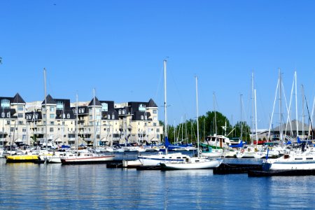 TorontoWaterfrontAndSailboats