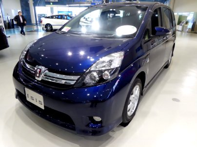 Toyota Isis 1.8 PLATANA "V-SELECTION" 2WD (ZGM10W) front