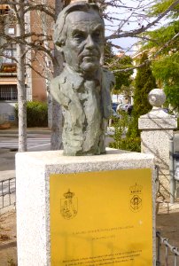 Torrelodones - Monumento al pintor Manuel López Villaseñor