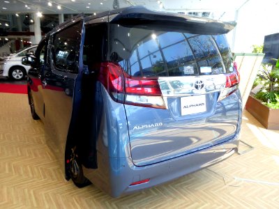 Toyota ALPHARD G 2WD (AGH30W) rear