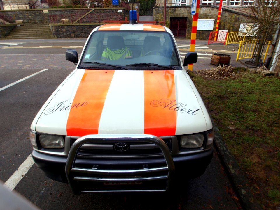 Toyota Hilux 24TD Service Incendie Houffalize pic1